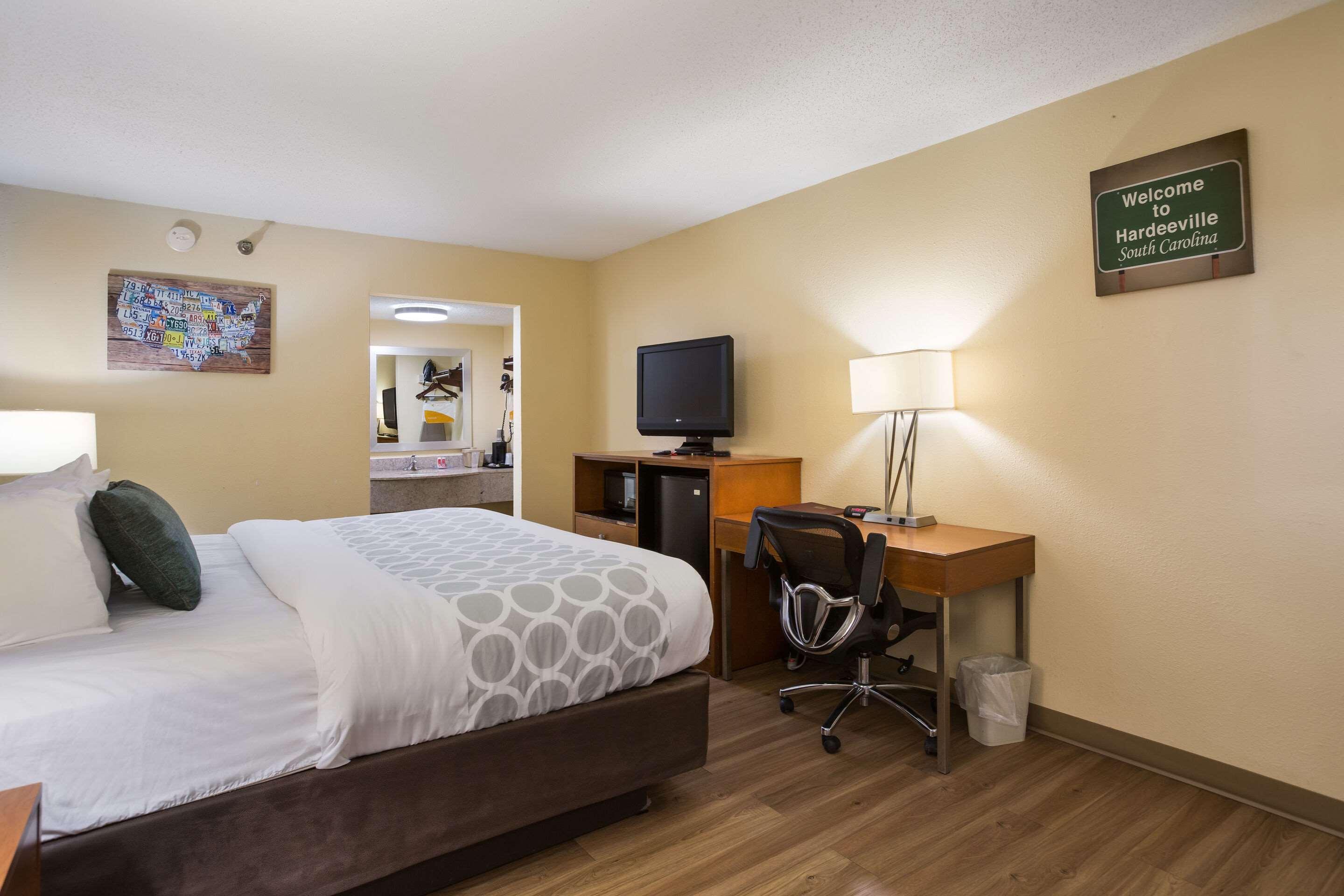 Econo Lodge Хардивил Екстериор снимка