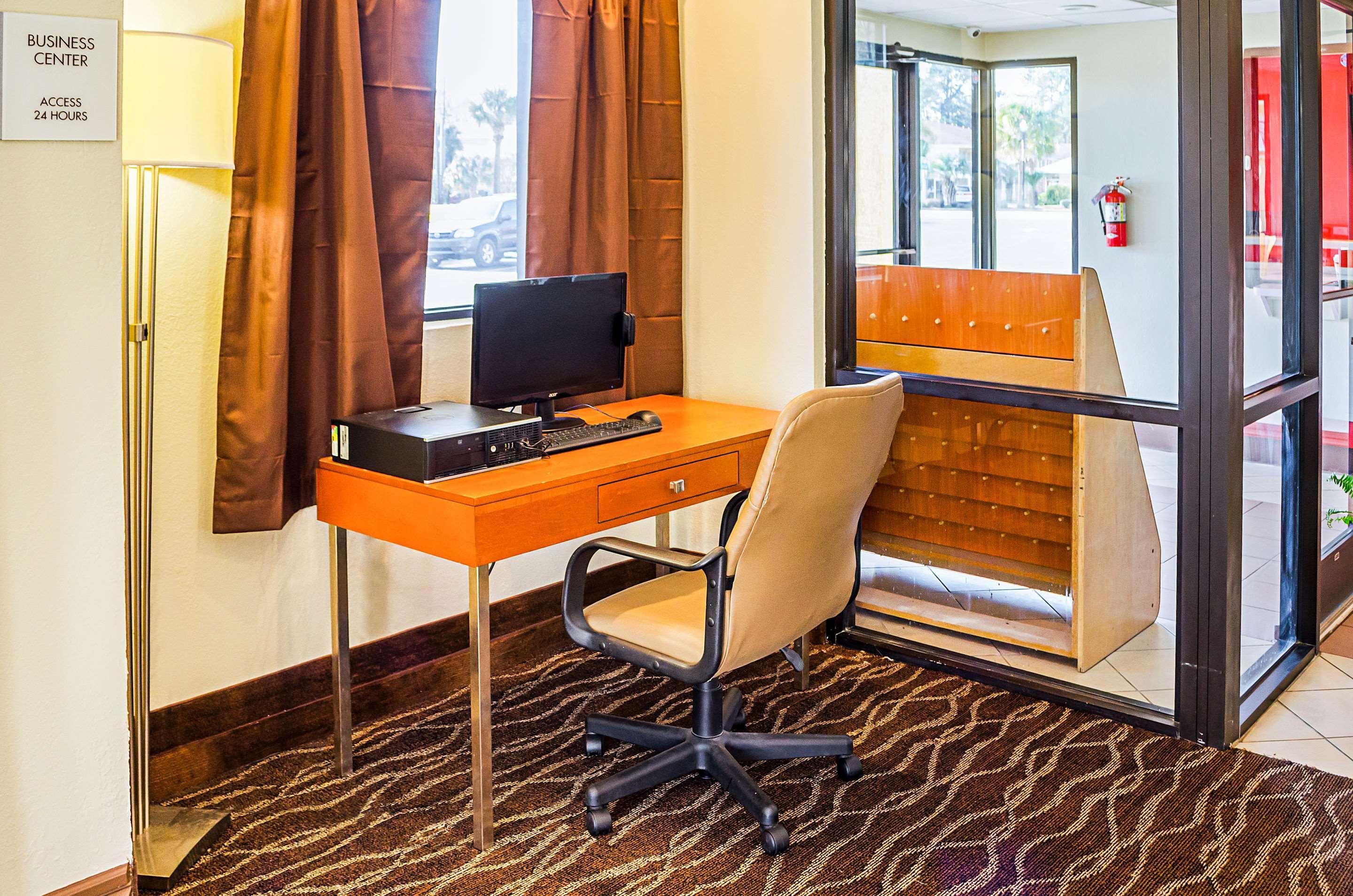 Econo Lodge Хардивил Екстериор снимка