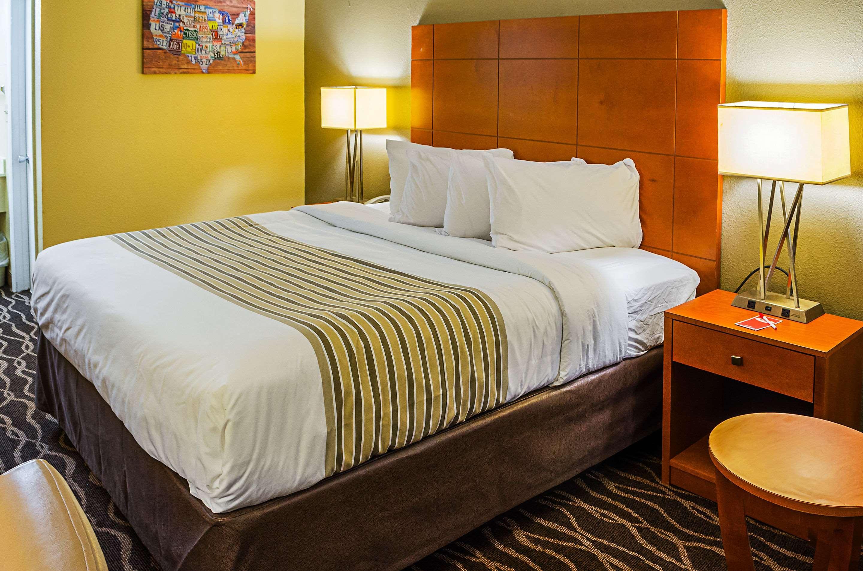 Econo Lodge Хардивил Екстериор снимка