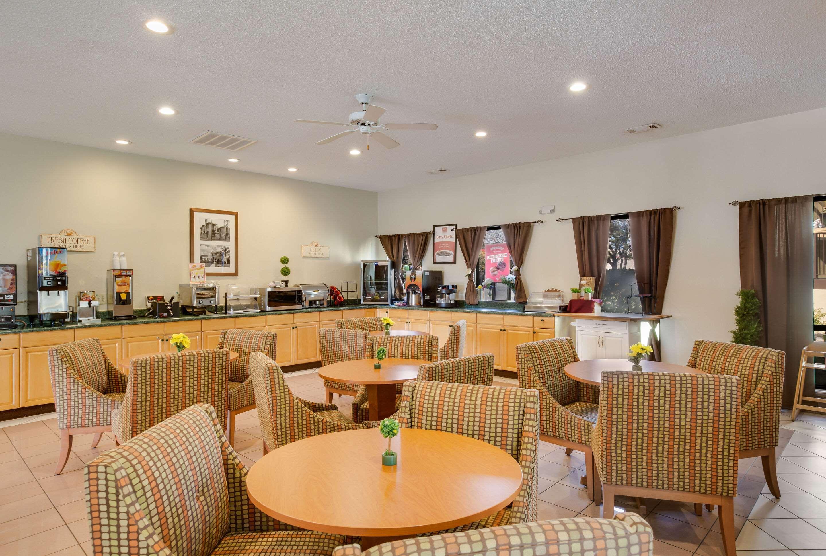 Econo Lodge Хардивил Екстериор снимка