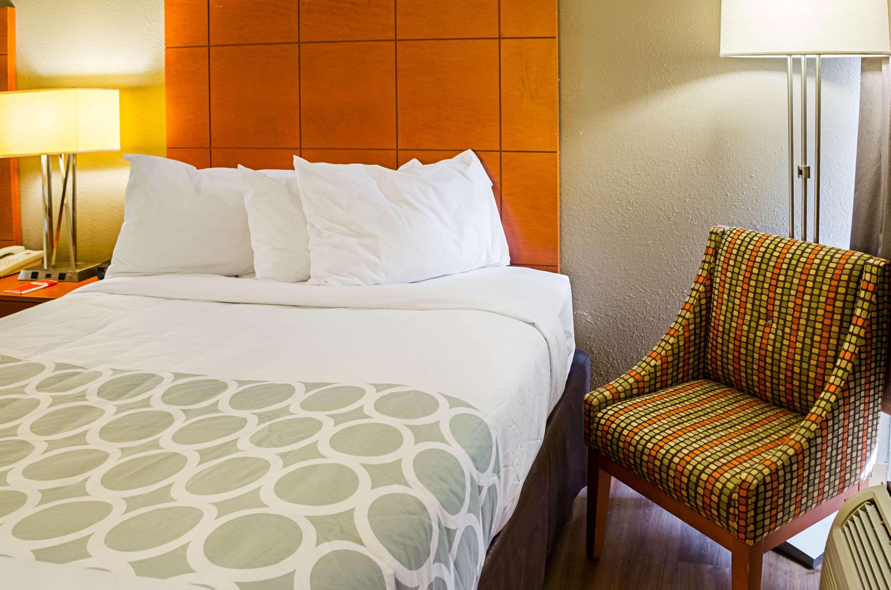 Econo Lodge Хардивил Екстериор снимка