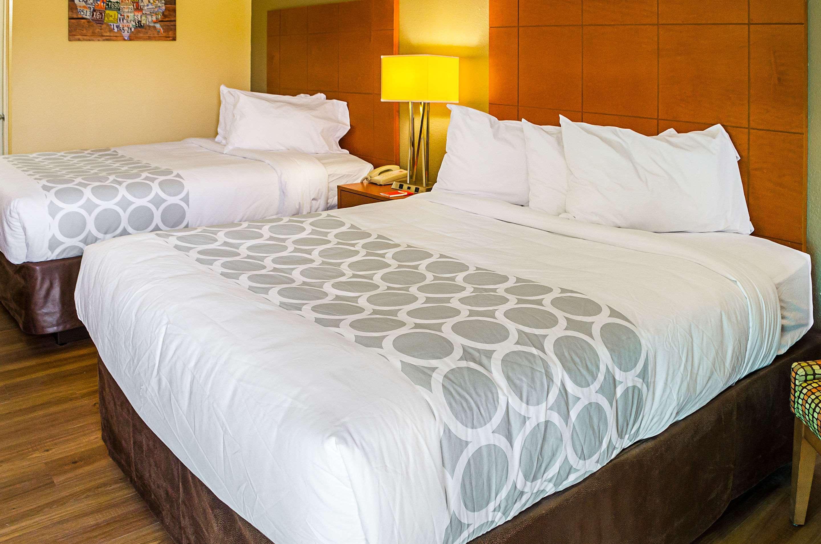 Econo Lodge Хардивил Екстериор снимка