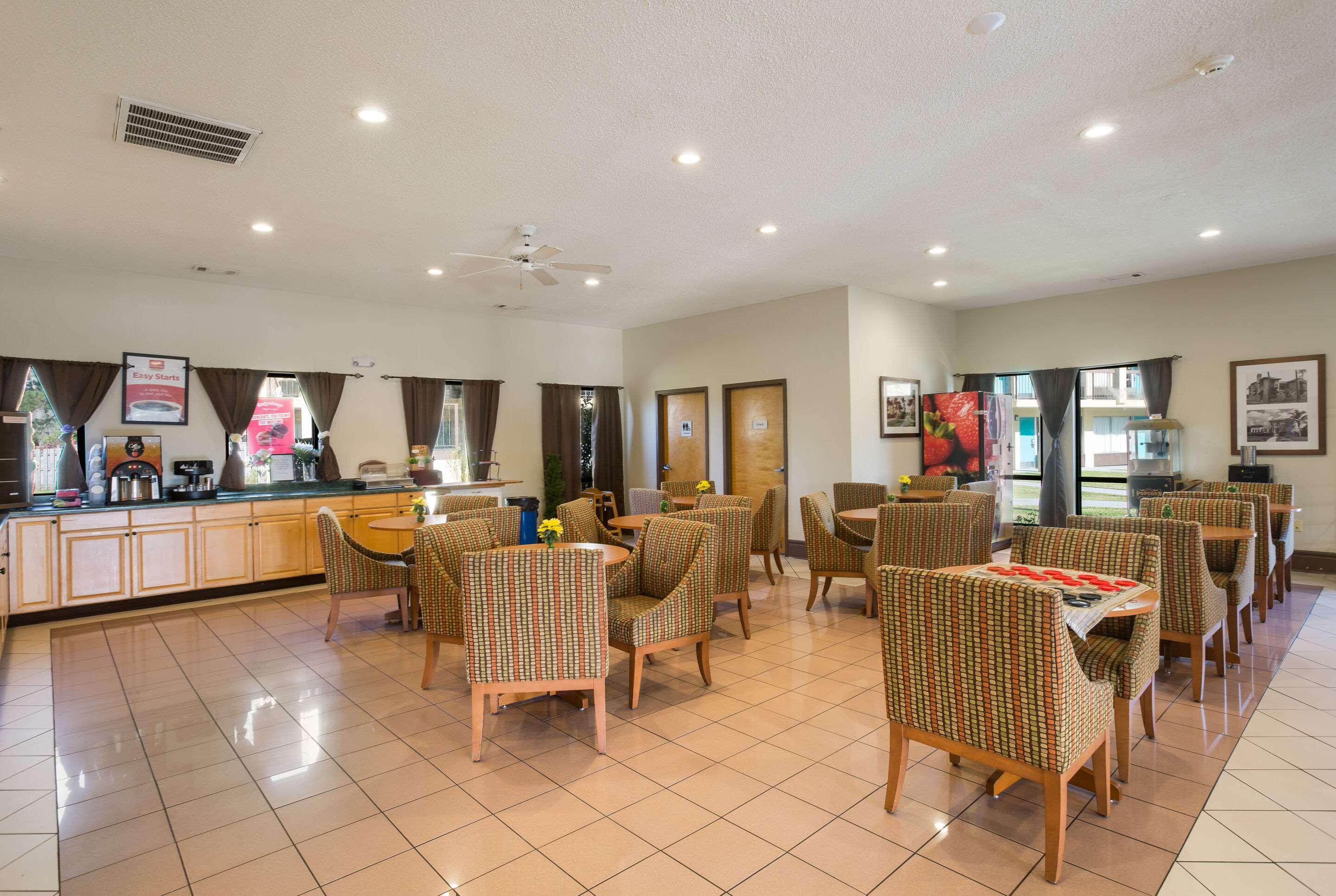 Econo Lodge Хардивил Екстериор снимка