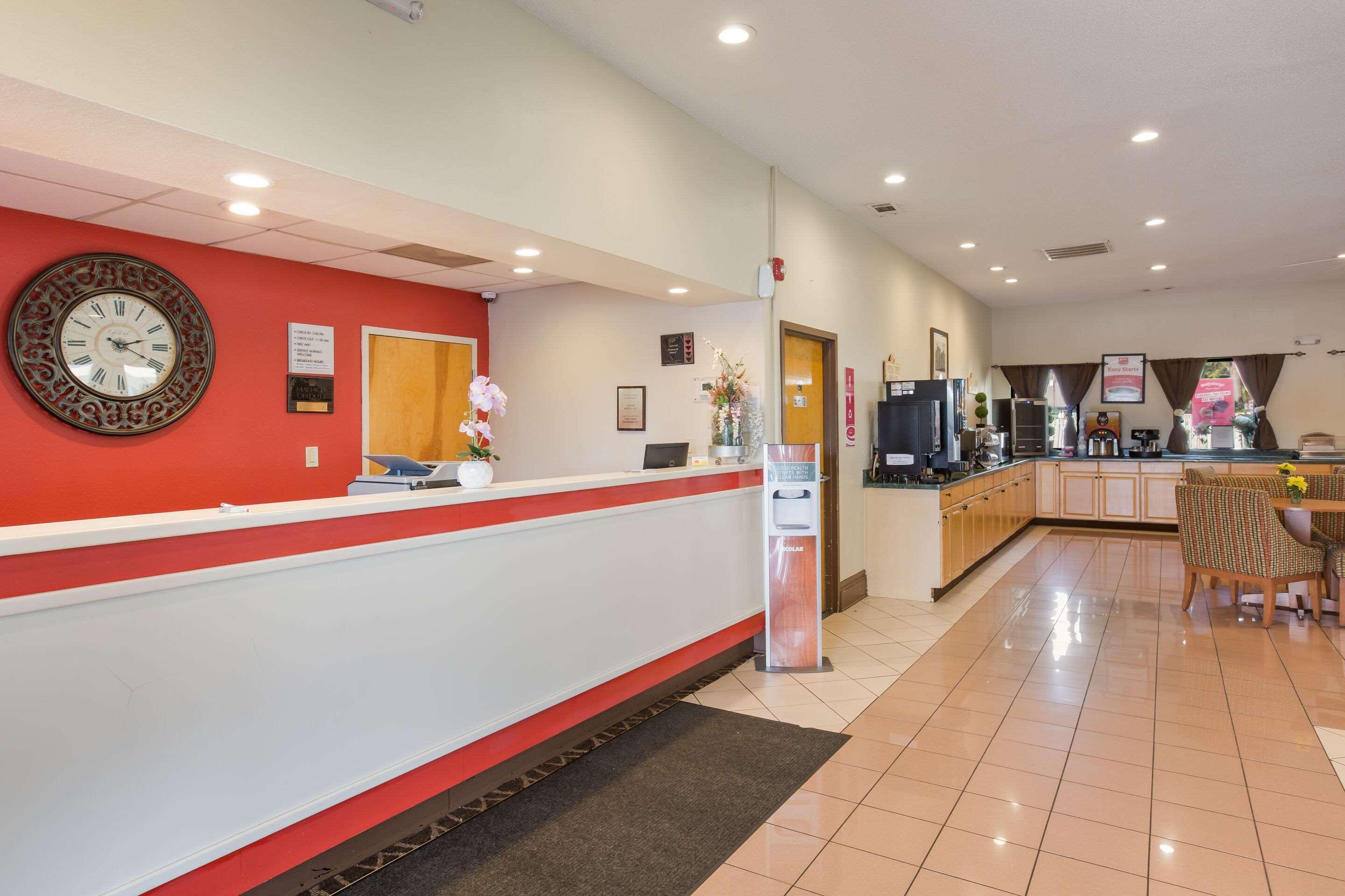 Econo Lodge Хардивил Екстериор снимка