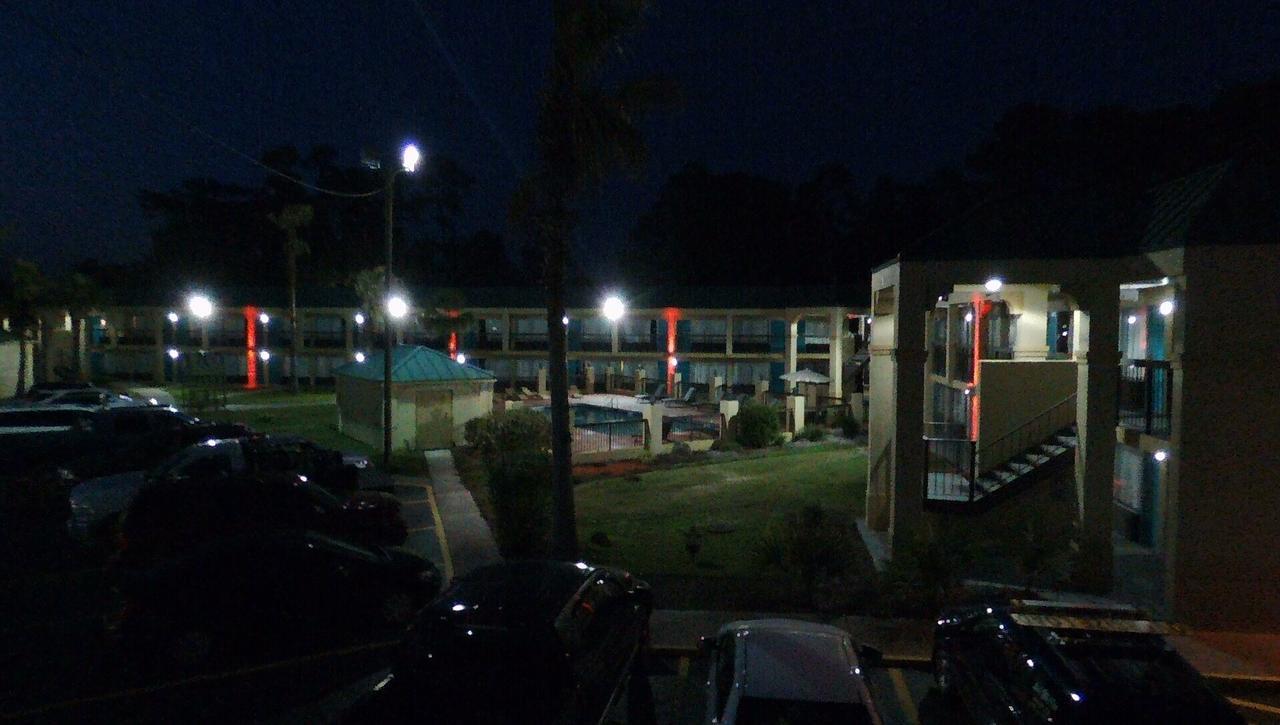 Econo Lodge Хардивил Екстериор снимка